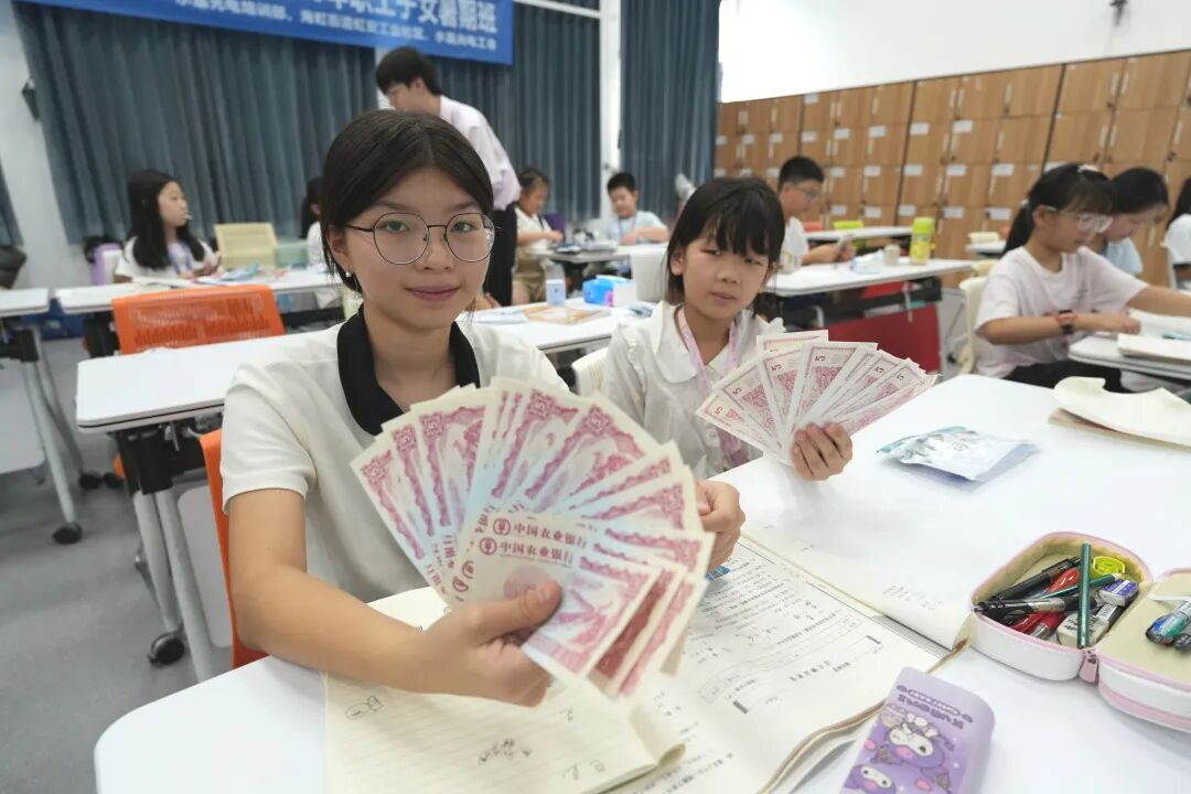 ae3250eb-8e7e-4b8f-bc84-af064207568c